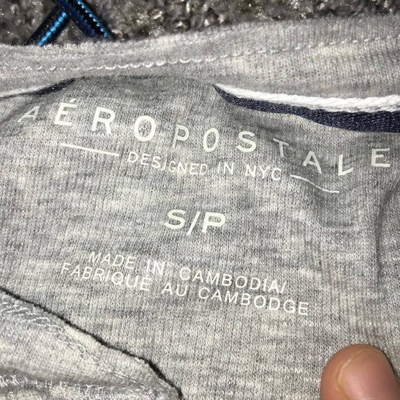 Aeropostale quarter button too short sleeve! - Picture 2 of 2